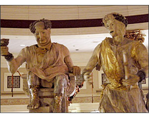 Olympus SP-560 UZ - Caesar's Statues