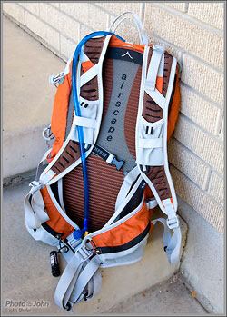 Osprey Talon 22 backpack - rear & harness