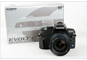 Olympus E-420 with box