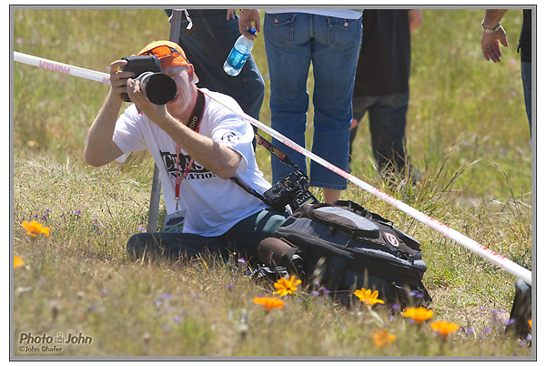 Photographer Alan Davis in action at the 2009 Sea Otter Classic