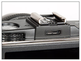 Olympus E-P2 Accessory Port