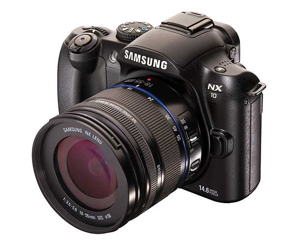 Samsung NX10 - Front