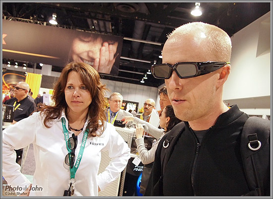 Alan Davis trying out some super X-Ray specs (Fujifilm 3D glasses) at th 2010 PMA tradeshow.