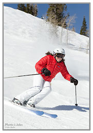 Nikon D7000 - continuous auto focus ski photo