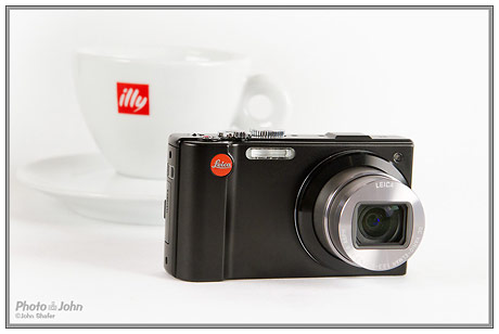 Leica V-Lux 30 Pocket Superzoom Camera