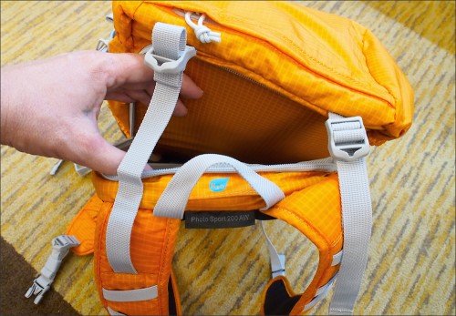 Lowepro Photo Sport 200 AW camera pack hydration compartment