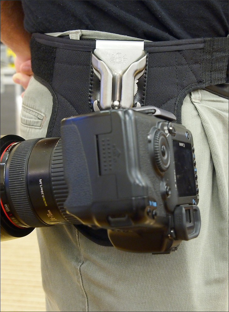 Side view of the SpiderPro Camera Holster with a Canon EOS 5D Mark II and 24-70mm f/2.8L lens