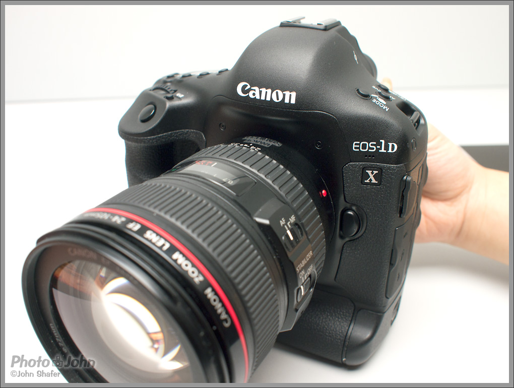 Canon EOS-1D X - front view from left