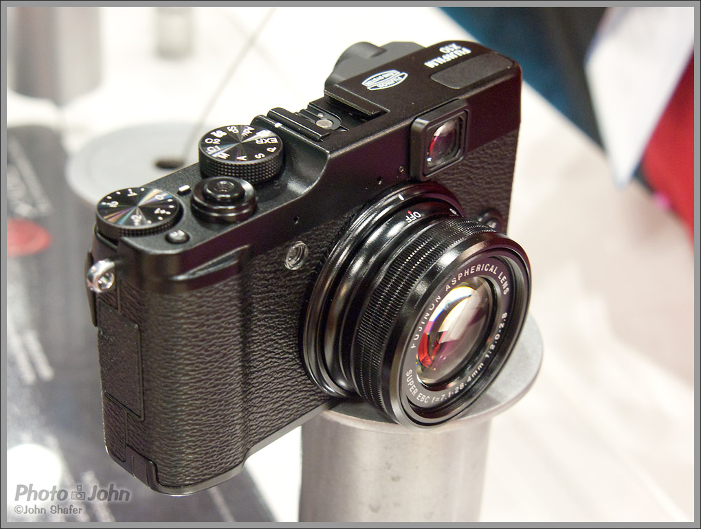 Fujifilm X10 camera - 3/4 view