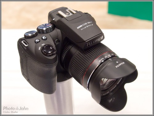 Fujifilm FinePix HS20 EXR Superzoom Camera
