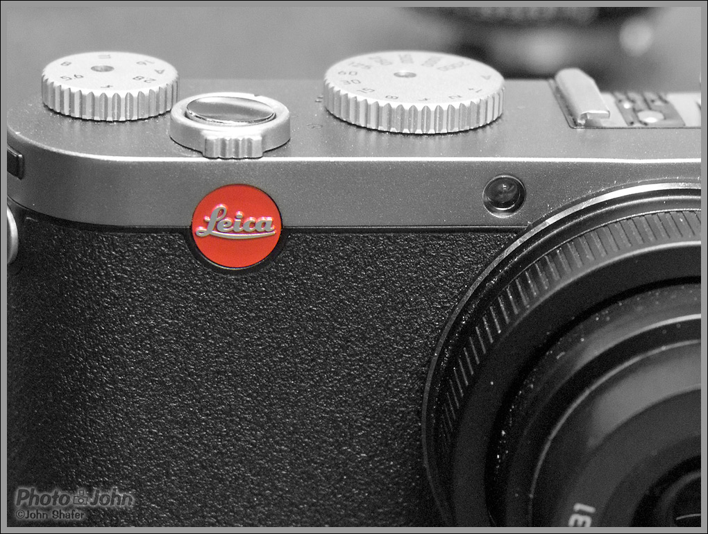 Leica X1 - The Famous Red Dot