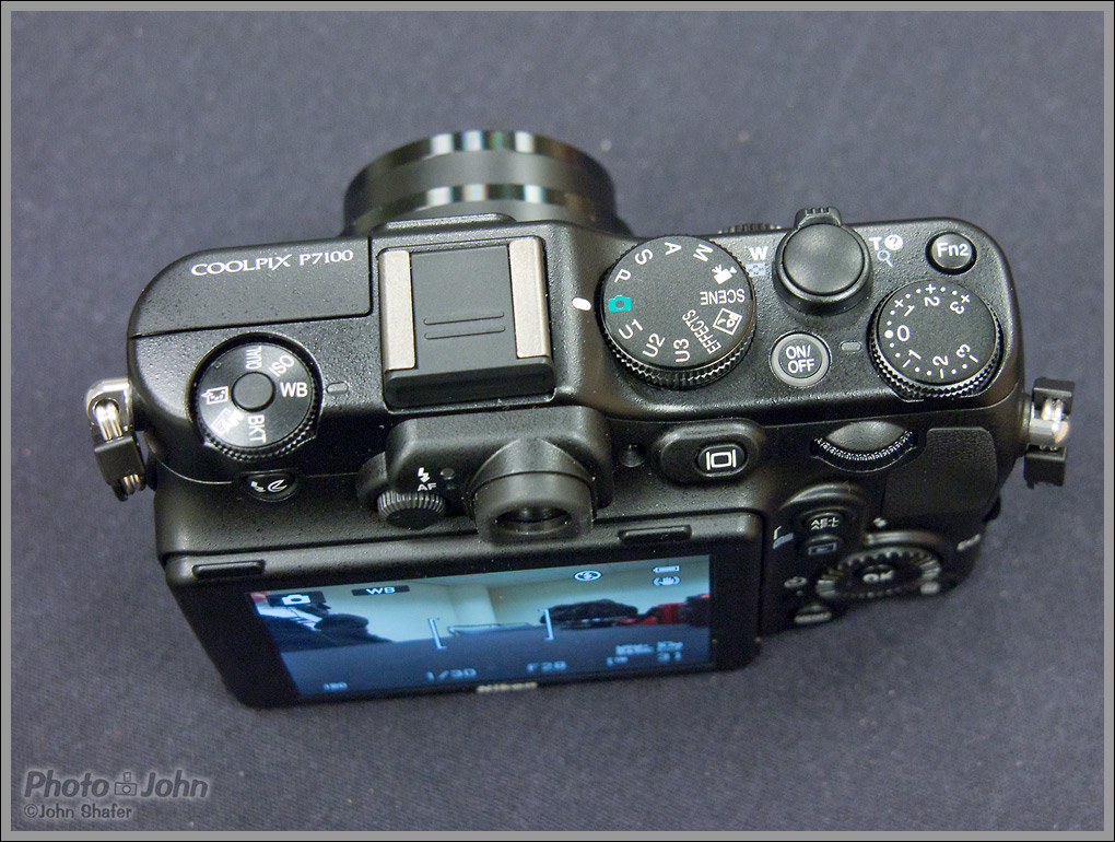 Nikon Coolpix P7100 - Top & Controls