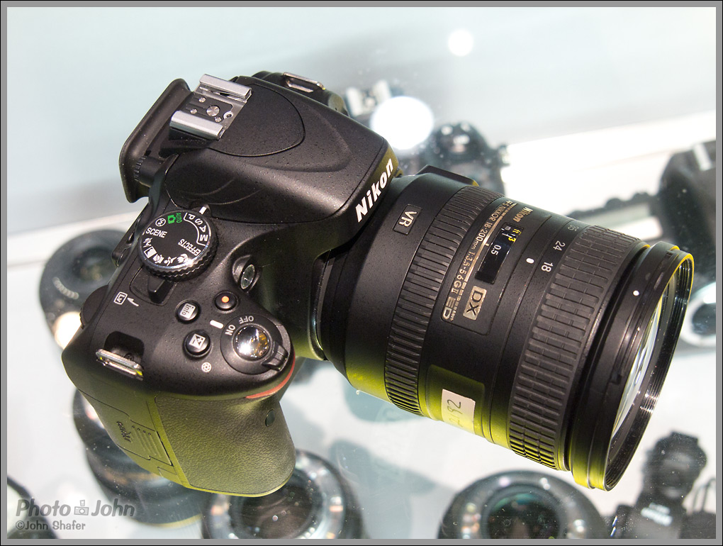 Nikon D5100 DSLR With AF-S 18-200mm VR II Zoom Lens