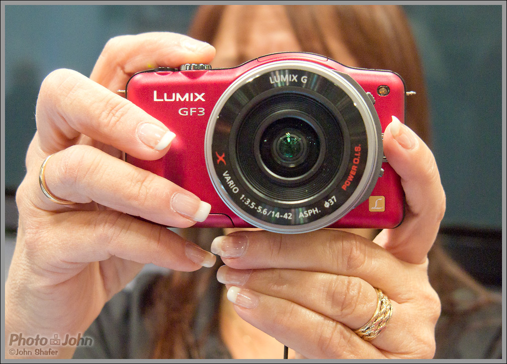 Panasonic Lumix GF3 Compact Interchangeable Lens Camera