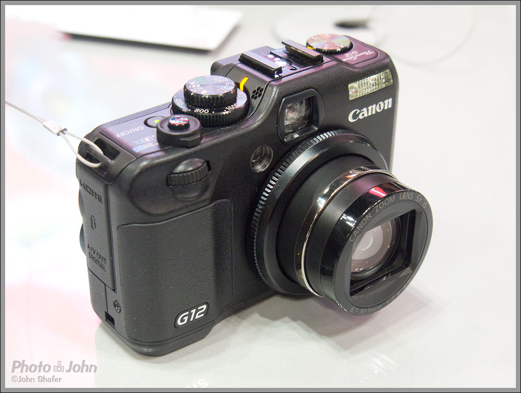 Canon POwerShot G12 - Right Front