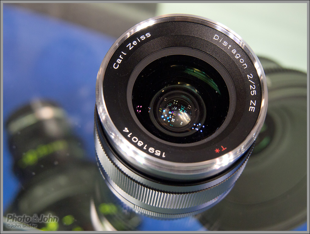 Carl Zeiss 25mm f/2.0 Lens