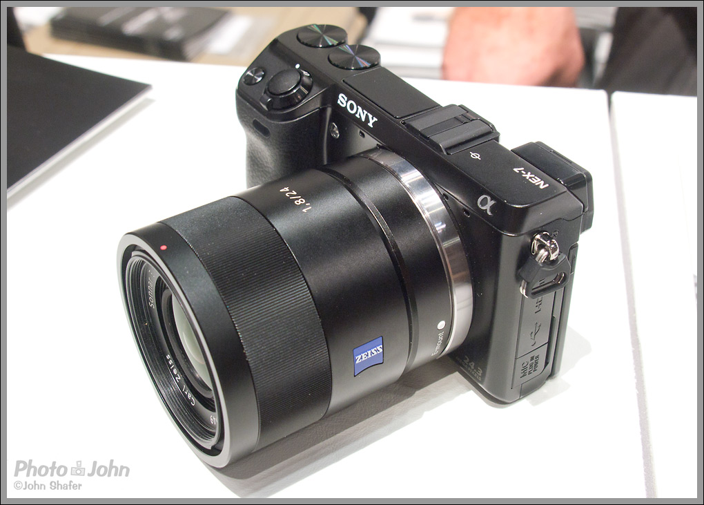 Sony NEX-7 With Carl Zeiss Sonnar T* 24mm f/1.8 ZA Lens