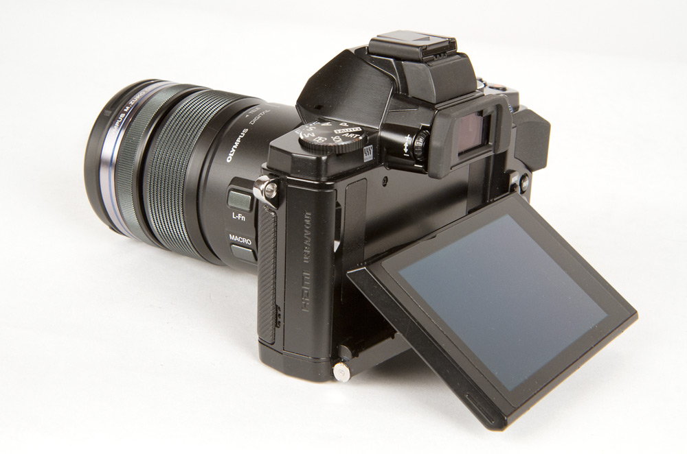 Olympus OM-D E-M5 - 3-inch Tilting OLED Display