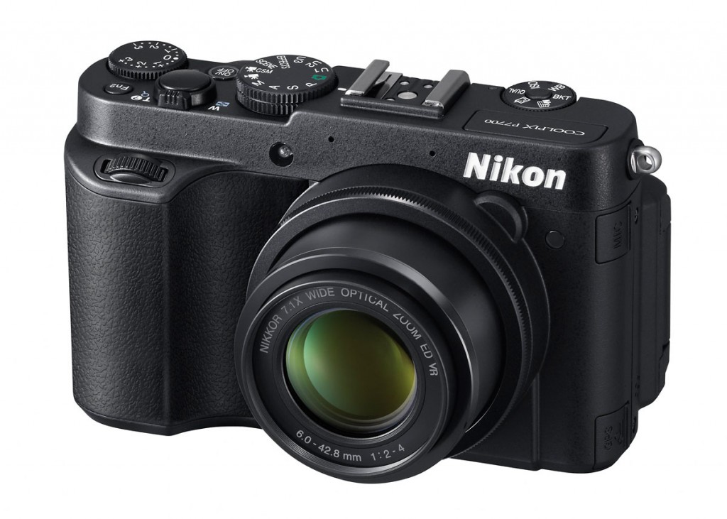 Nikon Coolpix P7700 - Left Front View