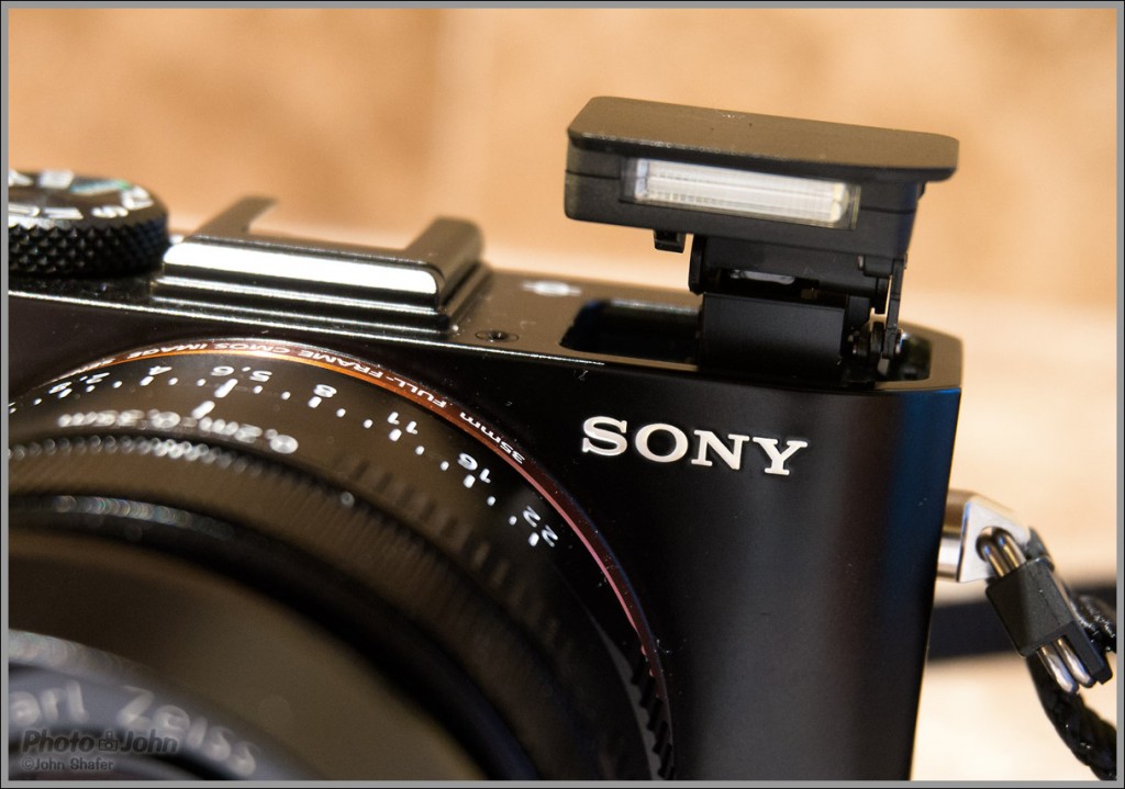 Sony RX1 - Pop-Up Flash