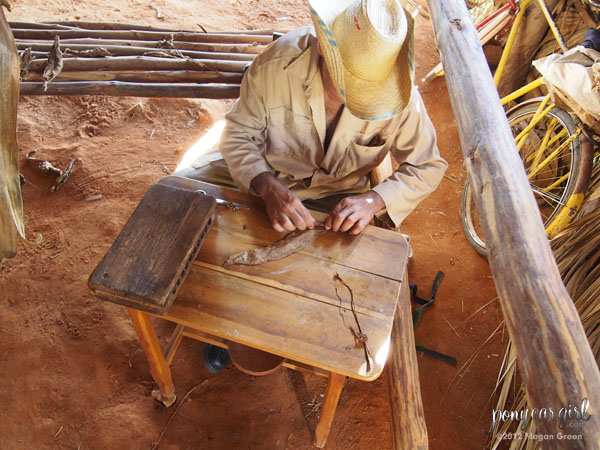 Olympus E-PL5 - Cuban Cigar Maker