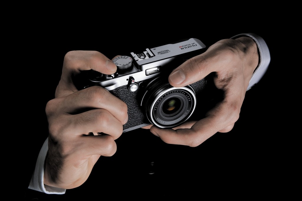 Fujifilm X100S - Traditional Dial-Controlled Design