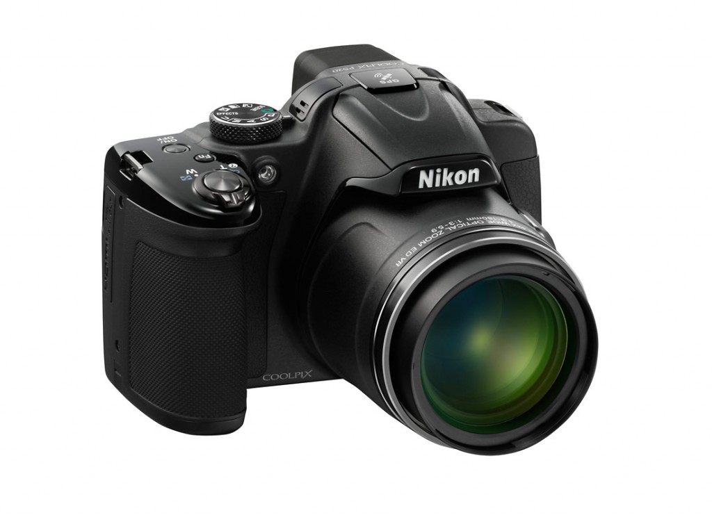 nikon-P520_right-bk