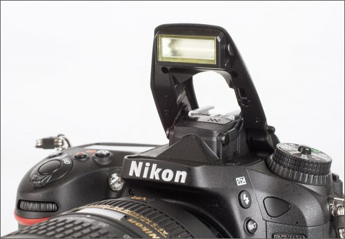 Nikon D7100- Pop-Up Flash