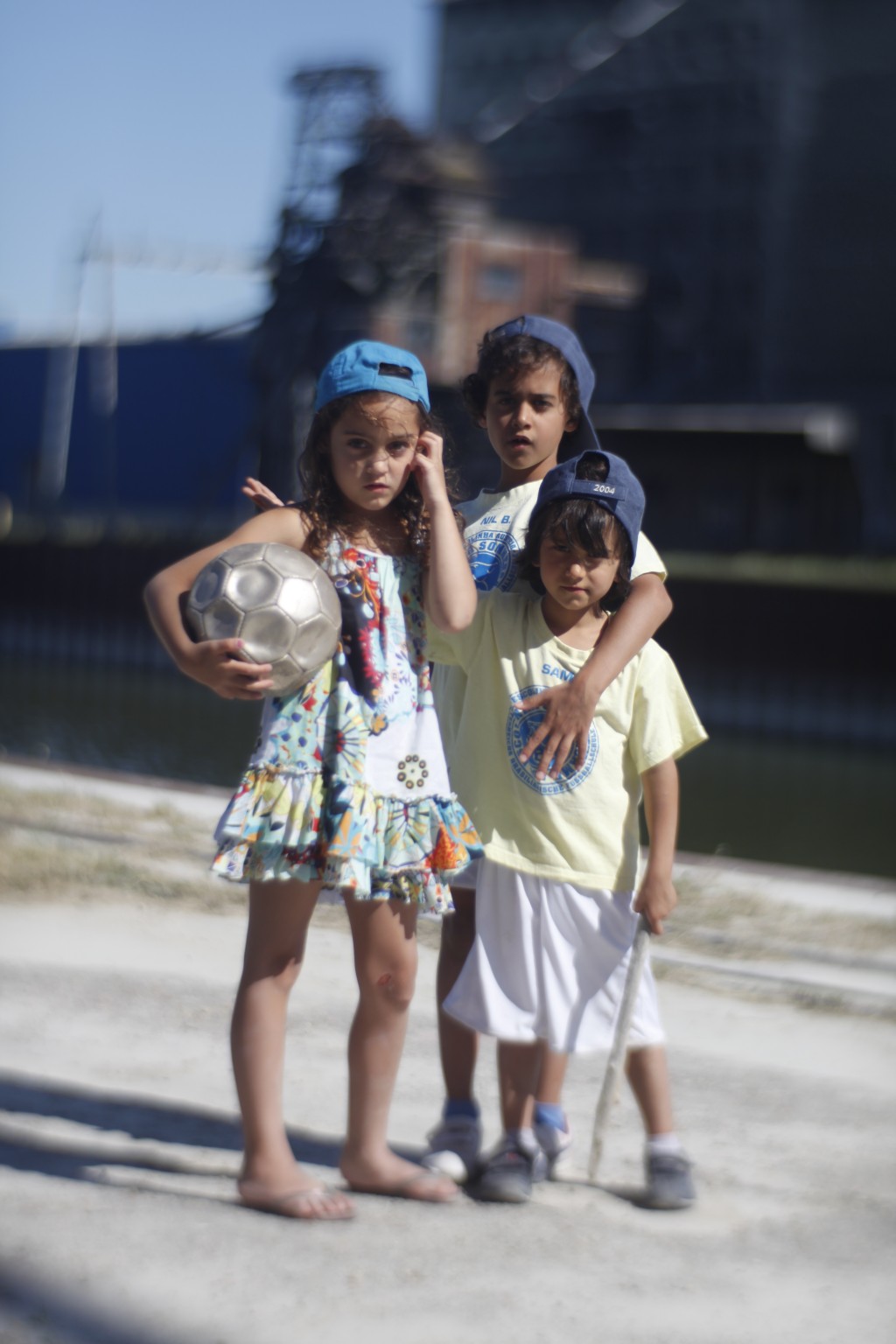 Kids Sample Photo Taken With Original Petzval Lens & Canon EOS 5D