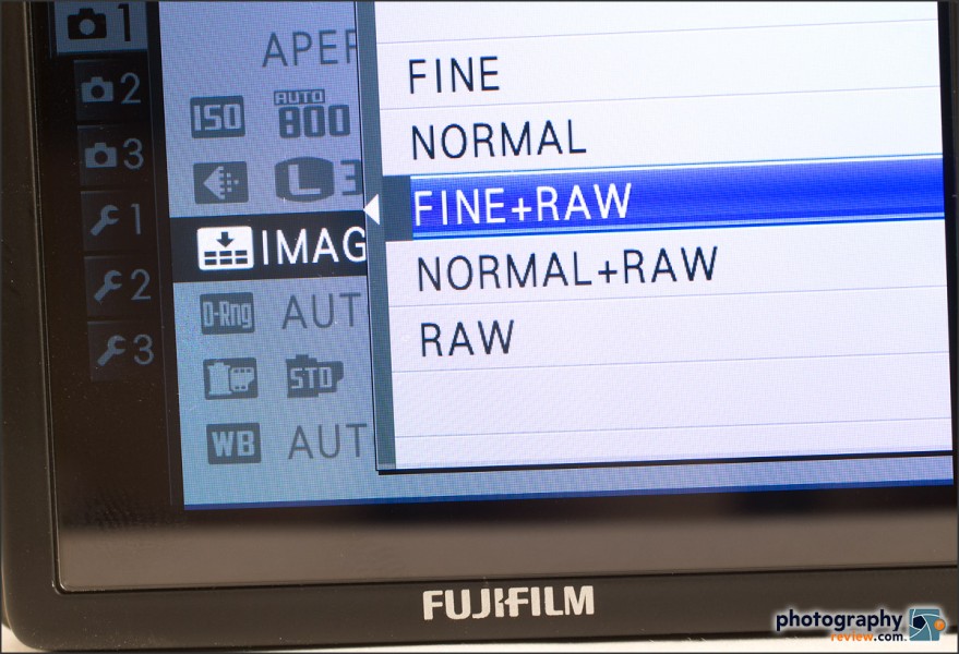 Fujifilm FinePix F900EXR - The Only Pocket Superzoom With RAW