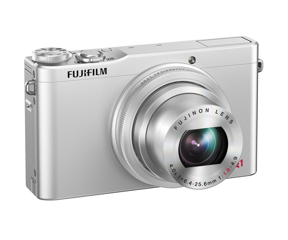 Fujifilm XQ1 - Front Right - Silver