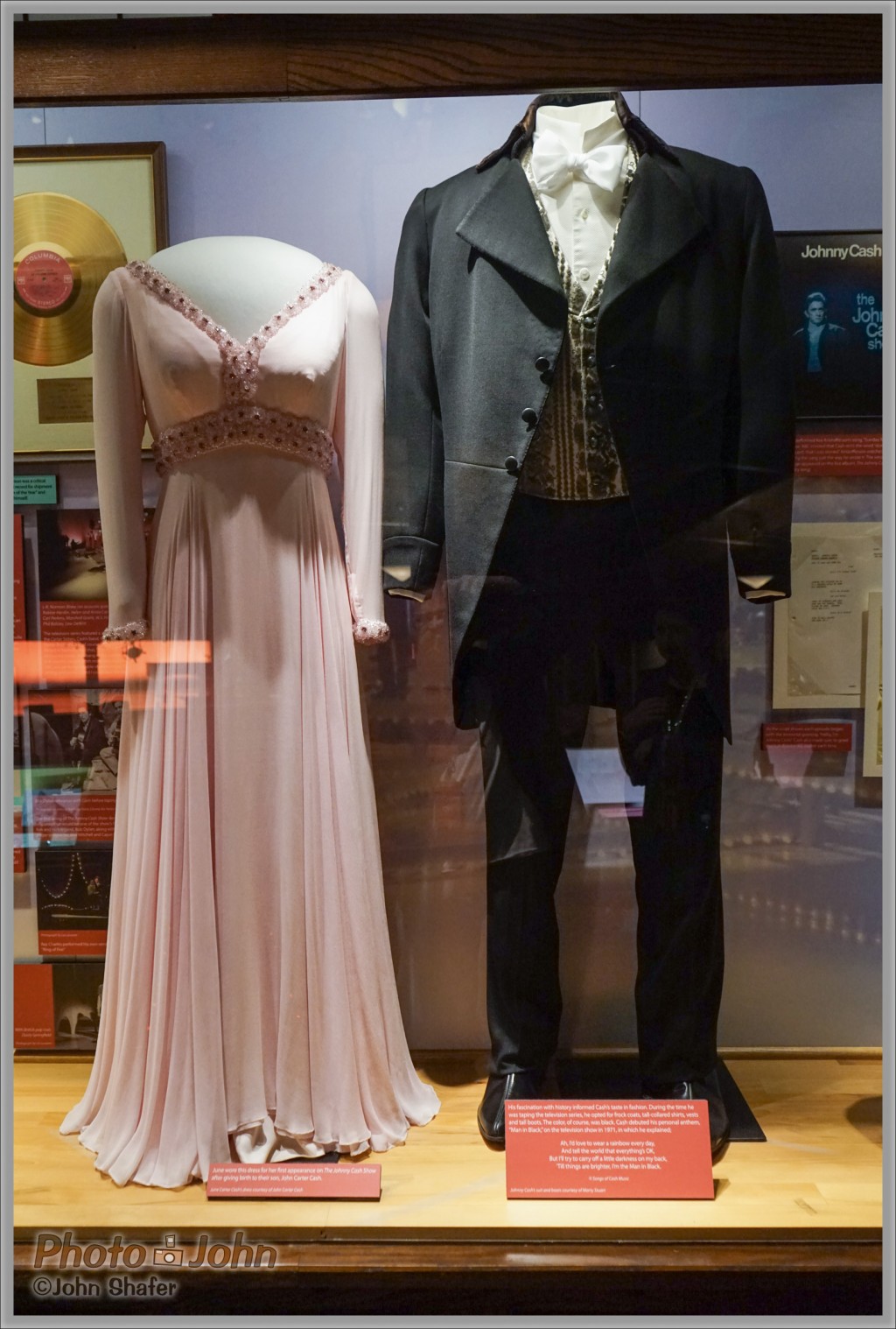 Sony Alpha A7R - June Carter & Johnny Cash's Clothes - Ryman Auditorium