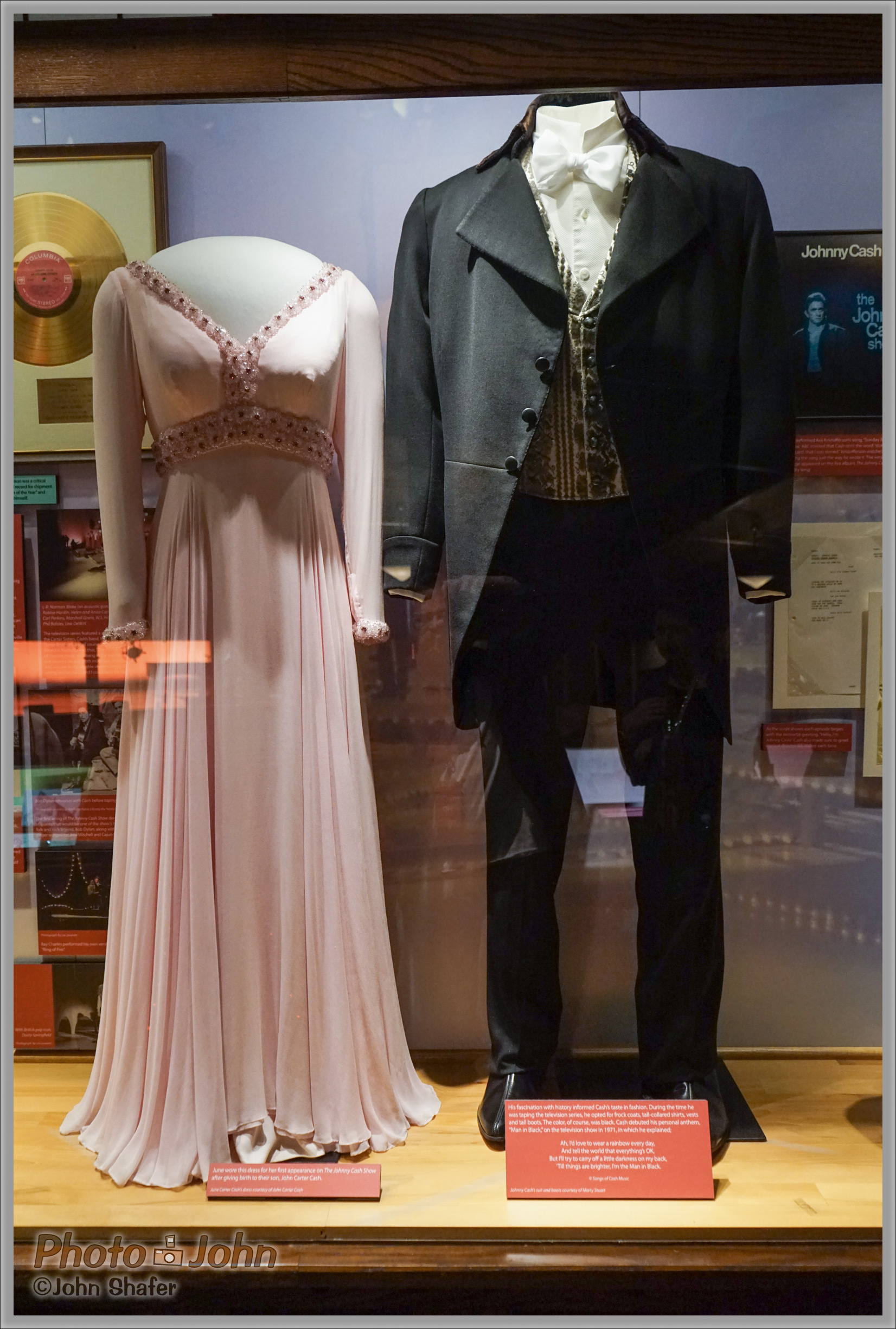 Sony Alpha A7R - June Carter & Johnny Cash's Clothes - Ryman Auditorium