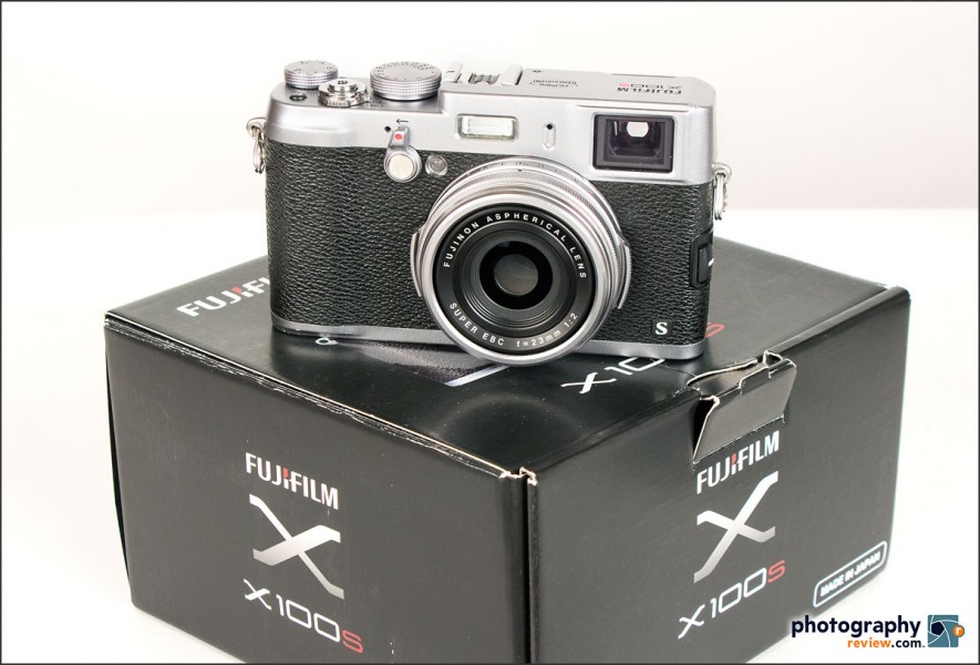 Fujifilm's Handsome X100S Compact Rangefinder-Style Digital Camera