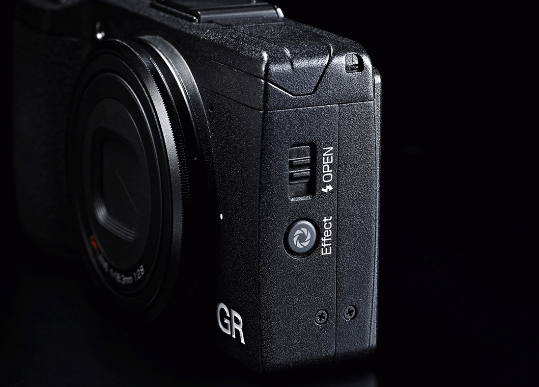 Ricoh GR - Depth-Of-Field Preview Button